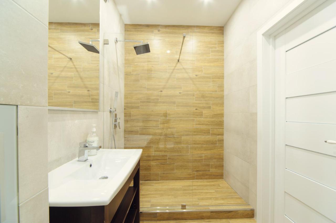 מינסק Apartments On Ploscha Yakuba Kolasa מראה חיצוני תמונה